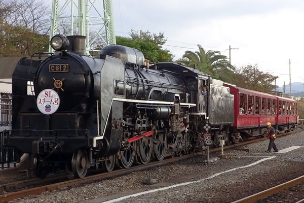 「京都鉄道博物館・映画村きっぷ」はSLスチーム号乗車利用券つき。