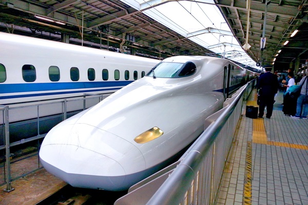 四国から大阪・神戸へJRが2割引き「阪神往復フリー切符」の内容、値段、発売期間、購入方法